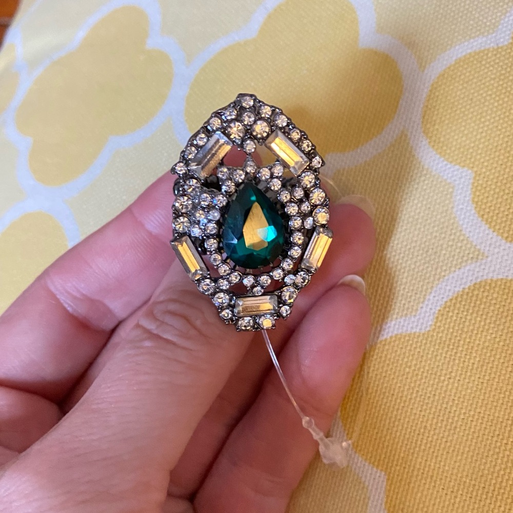 Diamond Shape Emerald Crystal Rhinestones Elastic Silver Ring NWT